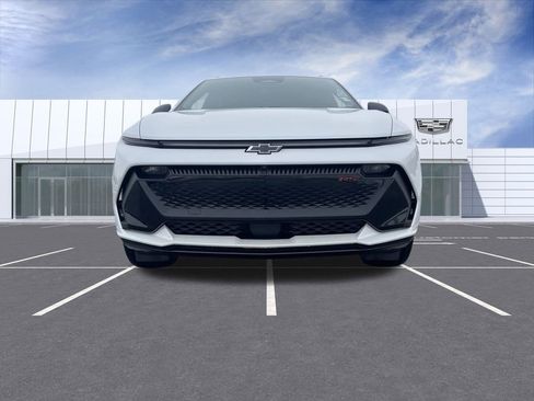 Used 2024 Chevrolet Equinox EV RS image 3