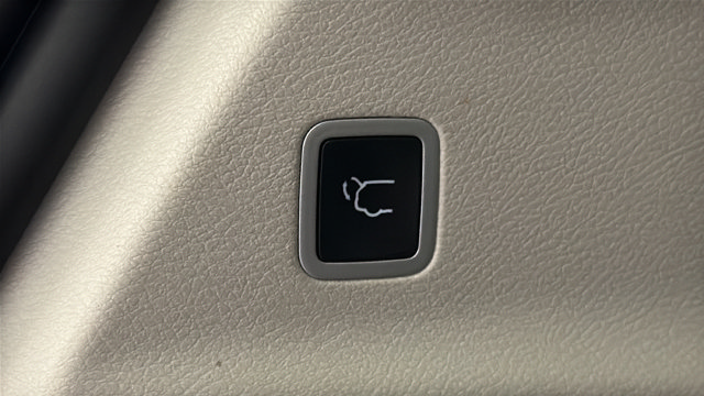 Used 2024 Chrysler Pacifica Limited FWD image 29