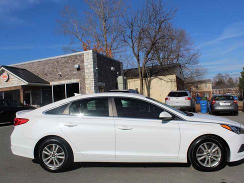 Used 2017 Hyundai Sonata SE image 4