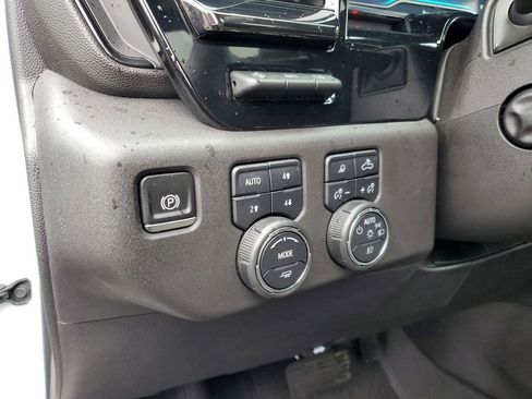 Used 2023 Chevrolet Silverado 1500 ZR2 w/ Technology Package image 11