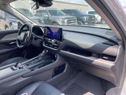 Used 2024 Toyota Grand Highlander AWD image 19