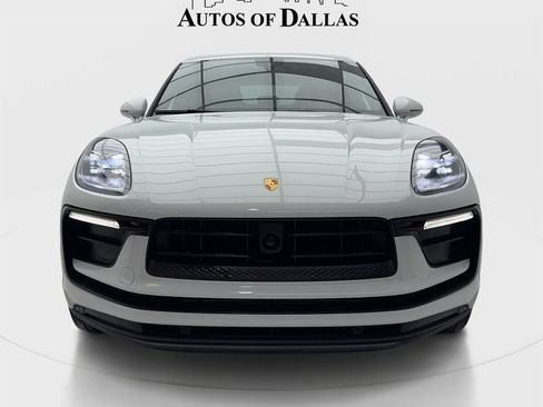 Used 2023 Porsche Macan AWD/4WD image 3