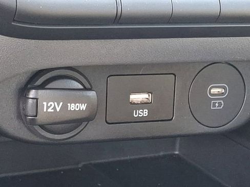 Used 2025 Hyundai Elantra SEL image 26