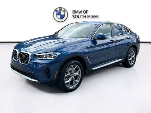Certified 2025 BMW X4 xDrive30i image 3
