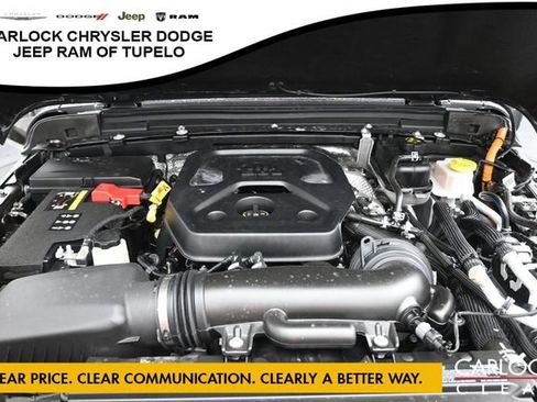Used 2025 Jeep Wrangler Unlimited Sahara w/ Safety Group AWD/4WD image 40