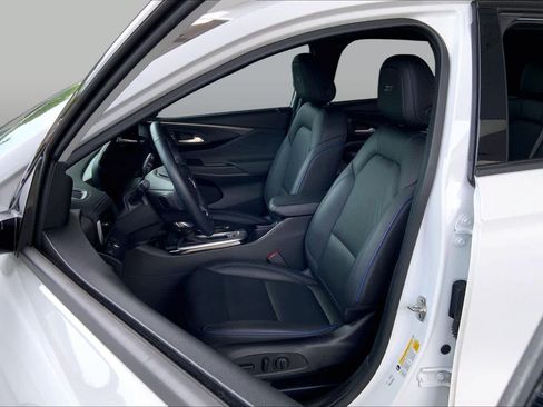Used 2024 Buick Envista Sport Touring w/ Convenience I Package FWD image 8