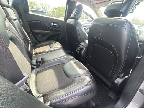 Used 2017 Jeep Cherokee Trailhawk w/ Comfort/Convenience Group image 13