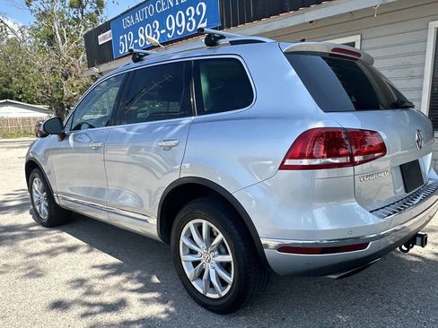 Used 2016 Volkswagen Touareg Sport image 4