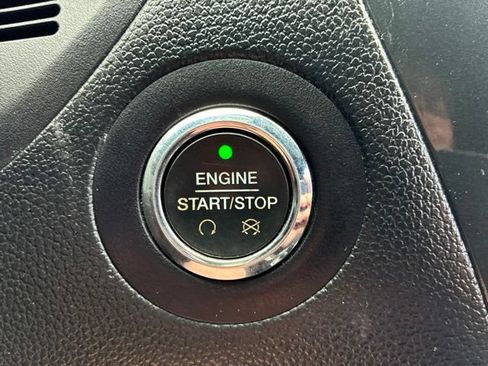Used 2017 Ford Explorer XLT AWD/4WD image 35