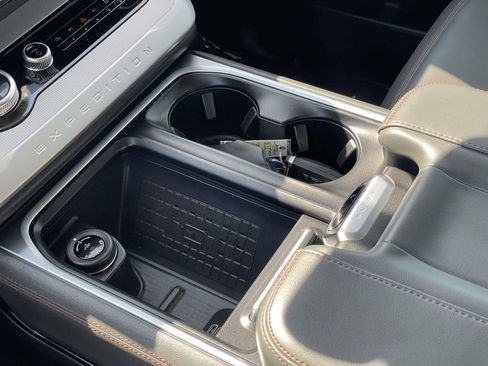 Certified 2025 Ford Expedition Active AWD/4WD image 16