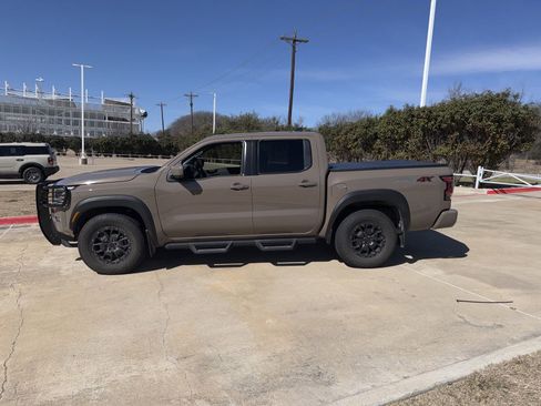 Used 2023 Nissan Frontier PRO-4X w/ Pro-4X Premium Package image 2