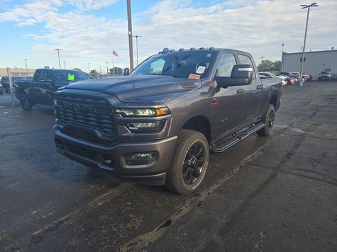 Used 2025 RAM 2500 Big Horn AWD/4WD image 1