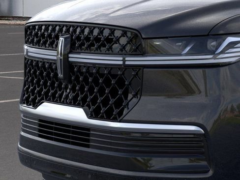 New 2026 Lincoln Navigator L Reserve AWD/4WD image 17
