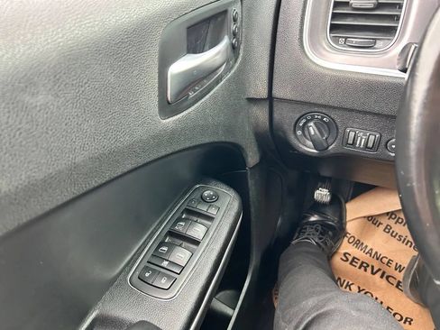Used 2019 Dodge Charger SXT w/ Leather Interior Group RWD image 19