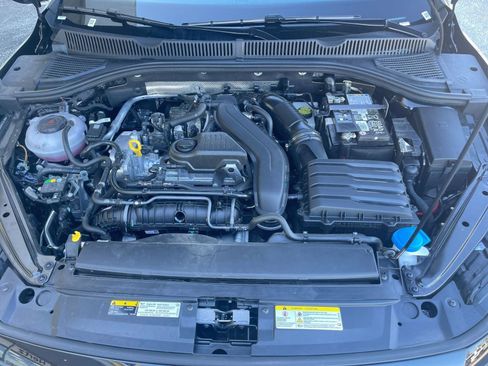 Used 2025 Volkswagen Jetta SE image 32