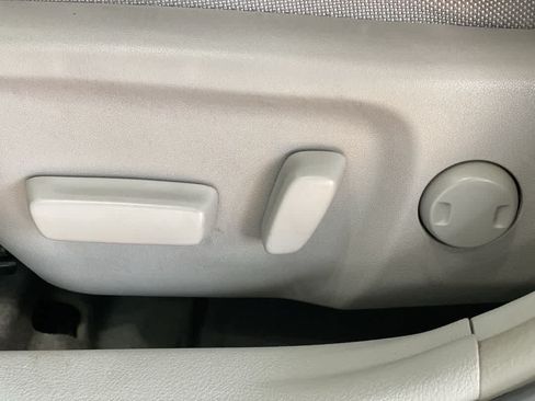Used 2016 Toyota Camry LE FWD image 15