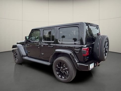 Used 2021 Jeep Wrangler Unlimited Sahara image 5