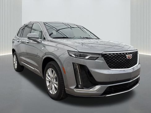 New 2025 Cadillac XT6 Luxury image 3