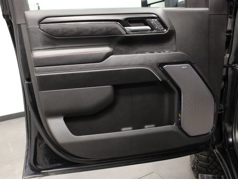 Used 2025 GMC Sierra 2500 AT4X AWD/4WD image 22