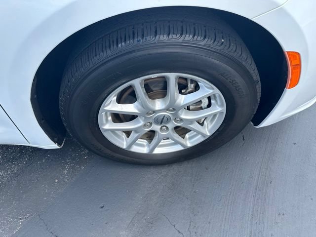 Used 2022 Chrysler Pacifica Touring-L FWD image 22