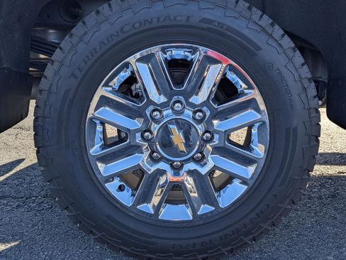 Used 2024 Chevrolet Silverado 2500 LTZ w/ LTZ Convenience Package image 12