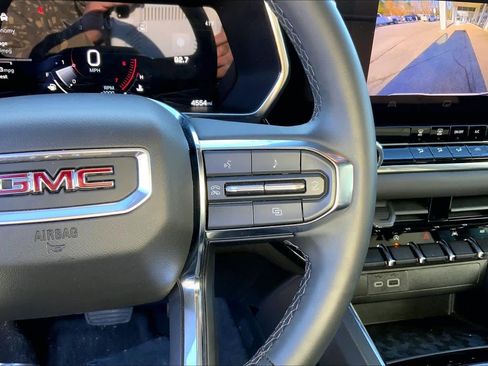 Used 2025 GMC Canyon Elevation image 24