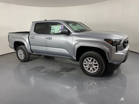 New 2026 Toyota Tacoma SR5 image 3