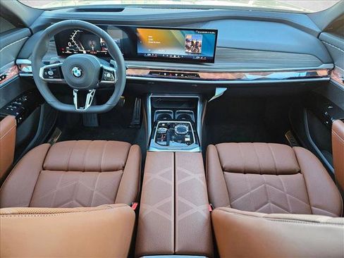 New 2025 BMW 760i xDrive image 14