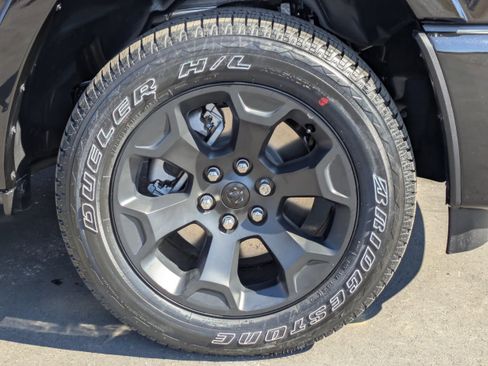 New 2026 RAM 1500 4x4 Crew Cab image 11