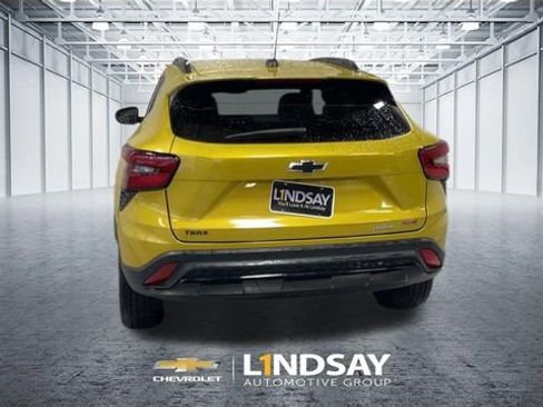 Used 2024 Chevrolet Trax RS w/ Sunroof Package image 8