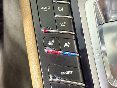 Used 2013 Porsche Panamera image 24