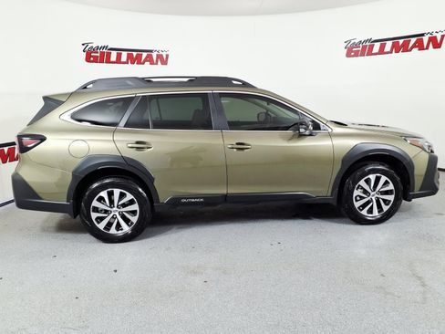 Used 2025 Subaru Outback Premium AWD/4WD image 5