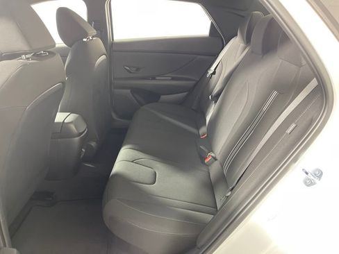 New 2025 Hyundai Elantra SEL image 13