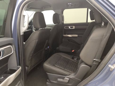 Used 2021 Ford Explorer XLT RWD image 18