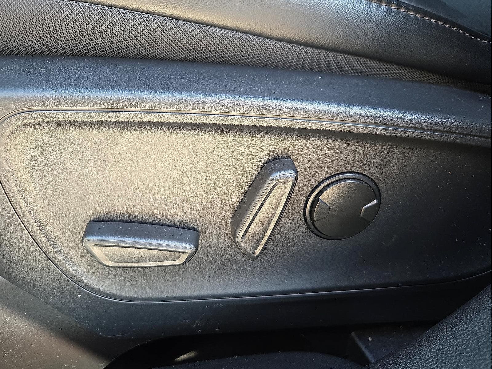 Used 2025 Ford Escape ST-Line FWD image 14