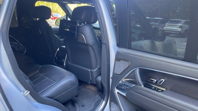 Used 2025 Land Rover Range Rover Autobiography AWD/4WD image 12