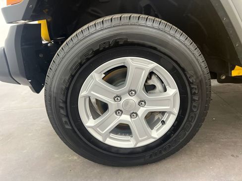 Used 2021 Jeep Wrangler Unlimited Sport image 27