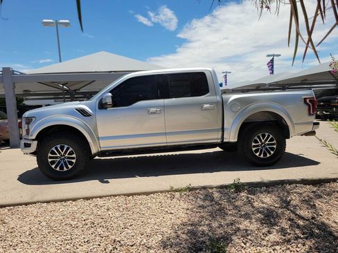 Used 2019 Ford F150 Raptor w/ Equipment Group 802A Luxury AWD/4WD image 5