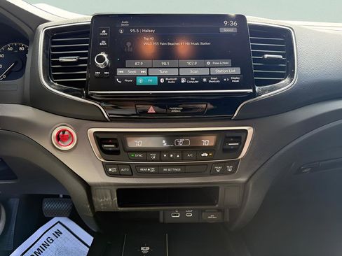 Used 2025 Honda Ridgeline Sport image 19