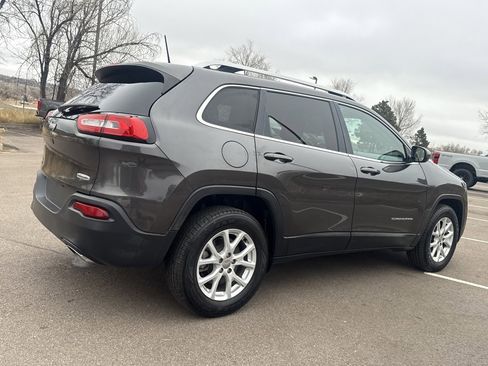 Used 2016 Jeep Cherokee Latitude w/ Cold Weather Group image 7