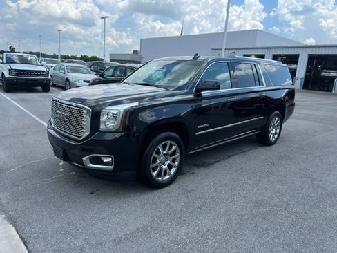 Used 2015 GMC Yukon XL Denali w/ Premium Package AWD/4WD image 3