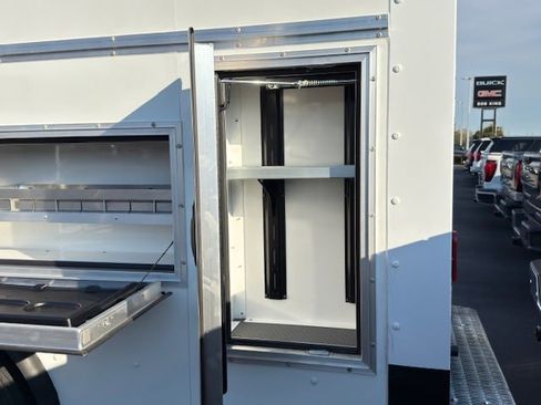 New 2025 GMC Savana 3500 w/ Power Convenience Package image 4