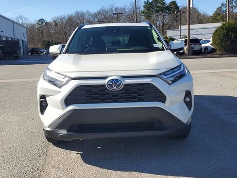 Used 2022 Toyota RAV4 XLE Premium image 2