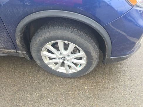 Used 2019 Nissan Rogue SV image 4