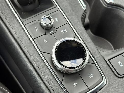 Used 2024 Cadillac XT4 Premium Luxury image 31