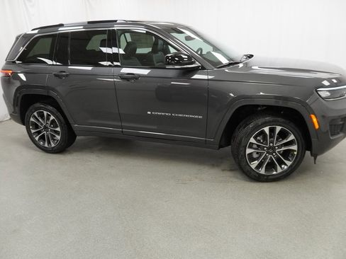 New 2025 Jeep Grand Cherokee Overland w/ Trailer Tow Package image 9