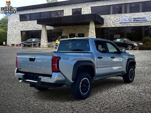 Used 2024 Toyota Tacoma TRD Off-Road AWD/4WD image 5
