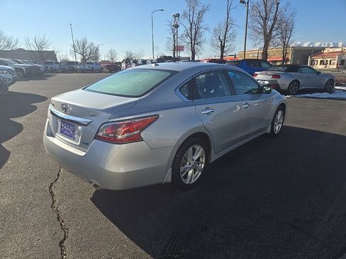 Used 2014 Nissan Altima 2.5 SV image 5