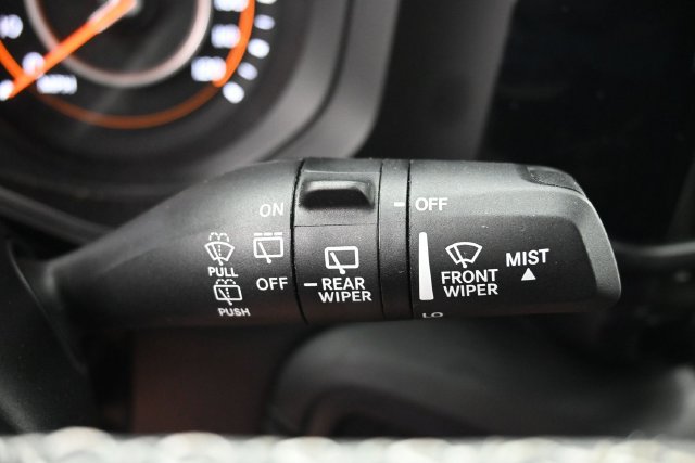 Used 2025 Jeep Wrangler Unlimited Sahara AWD/4WD image 30