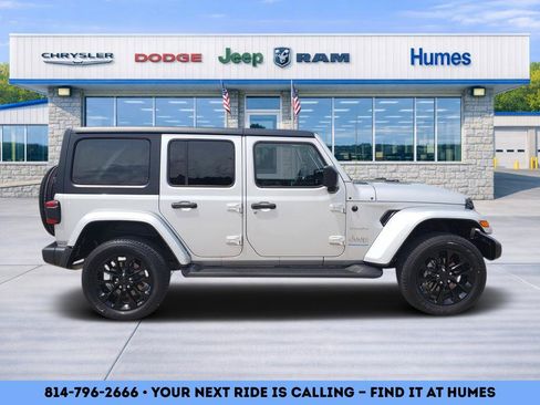Used 2023 Jeep Wrangler Unlimited Sahara w/ Cold Weather Group AWD/4WD image 2